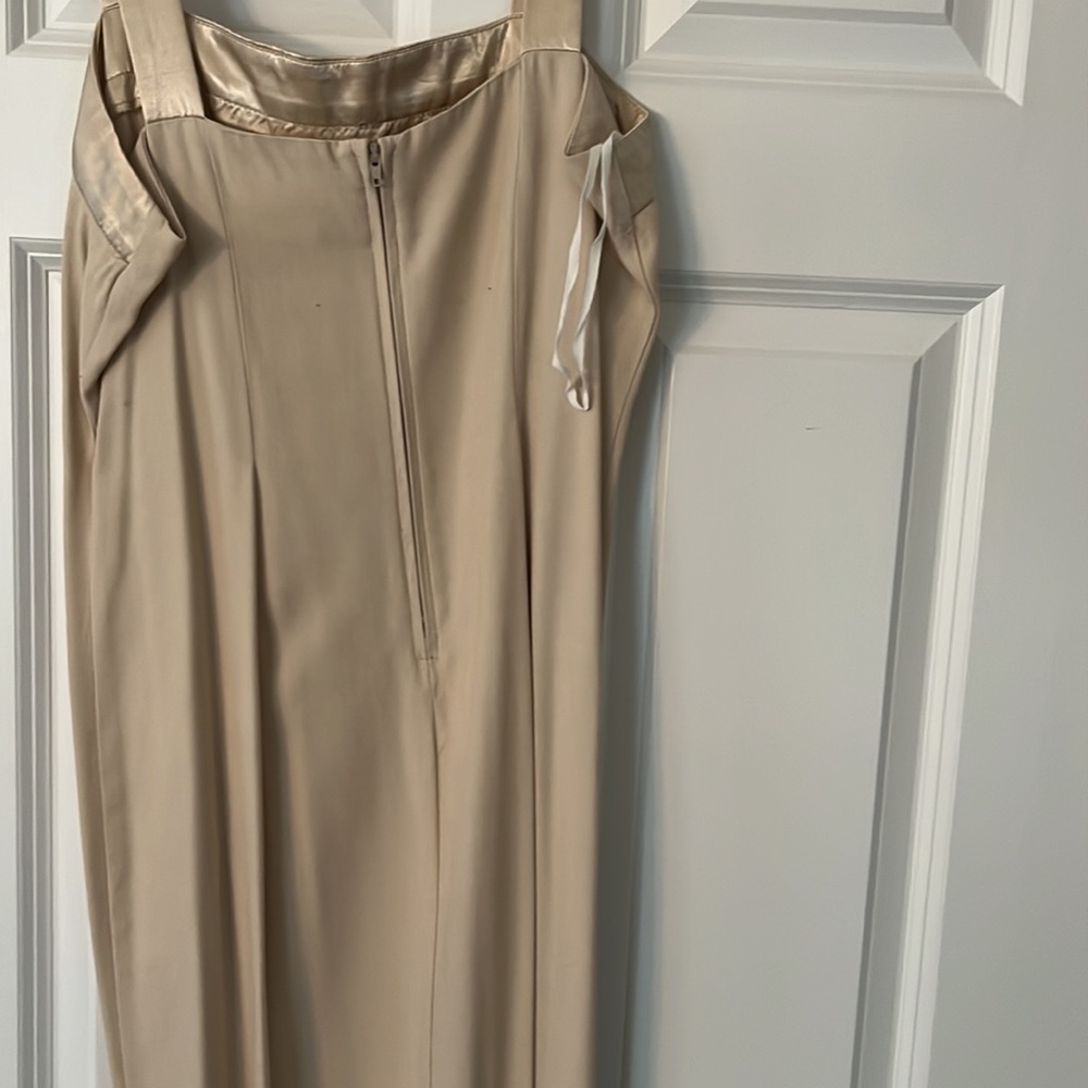 Floor length beige dress with removable jacket. - Picture 3 of 6